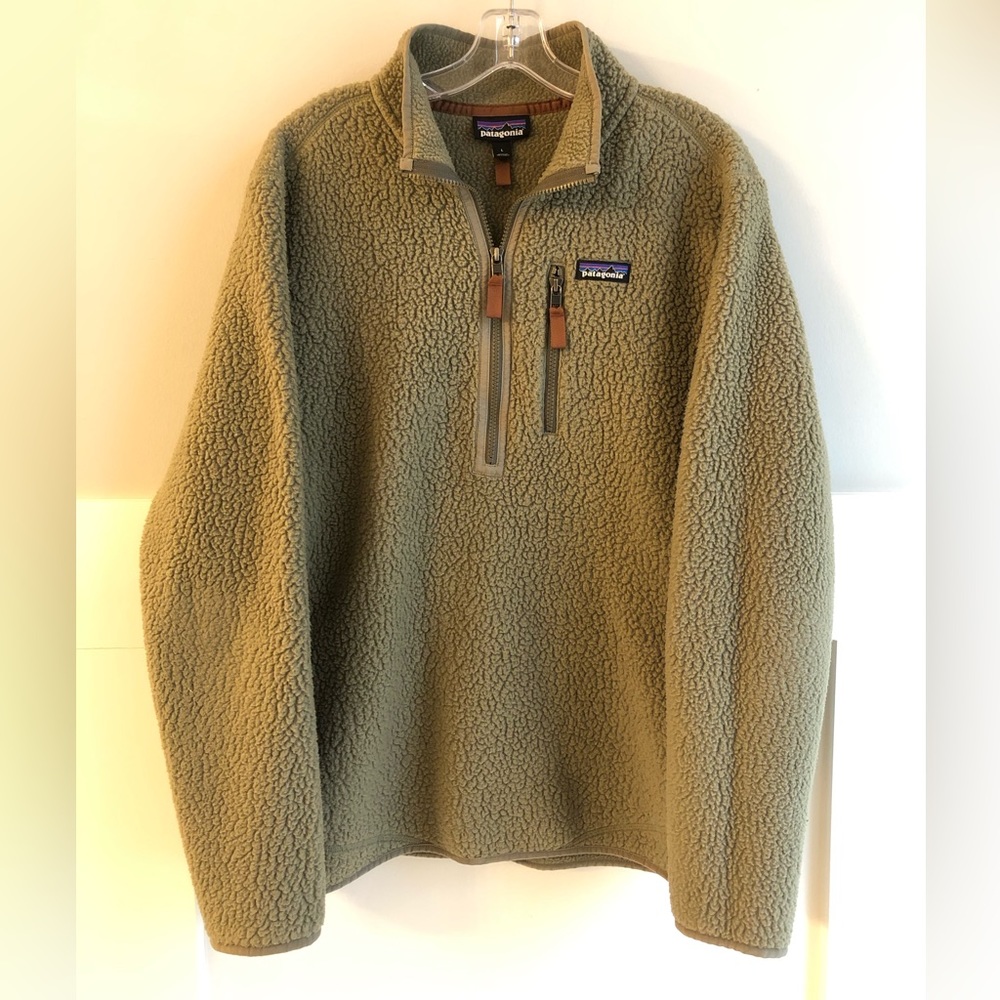 Patagonia half zip retro pile. Like New size L. Khaki Green. Smoke free home